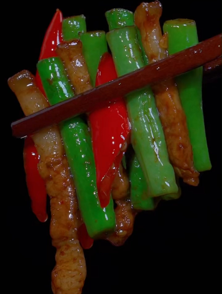 豆角炒肉做法,酱香浓郁太下饭啦!