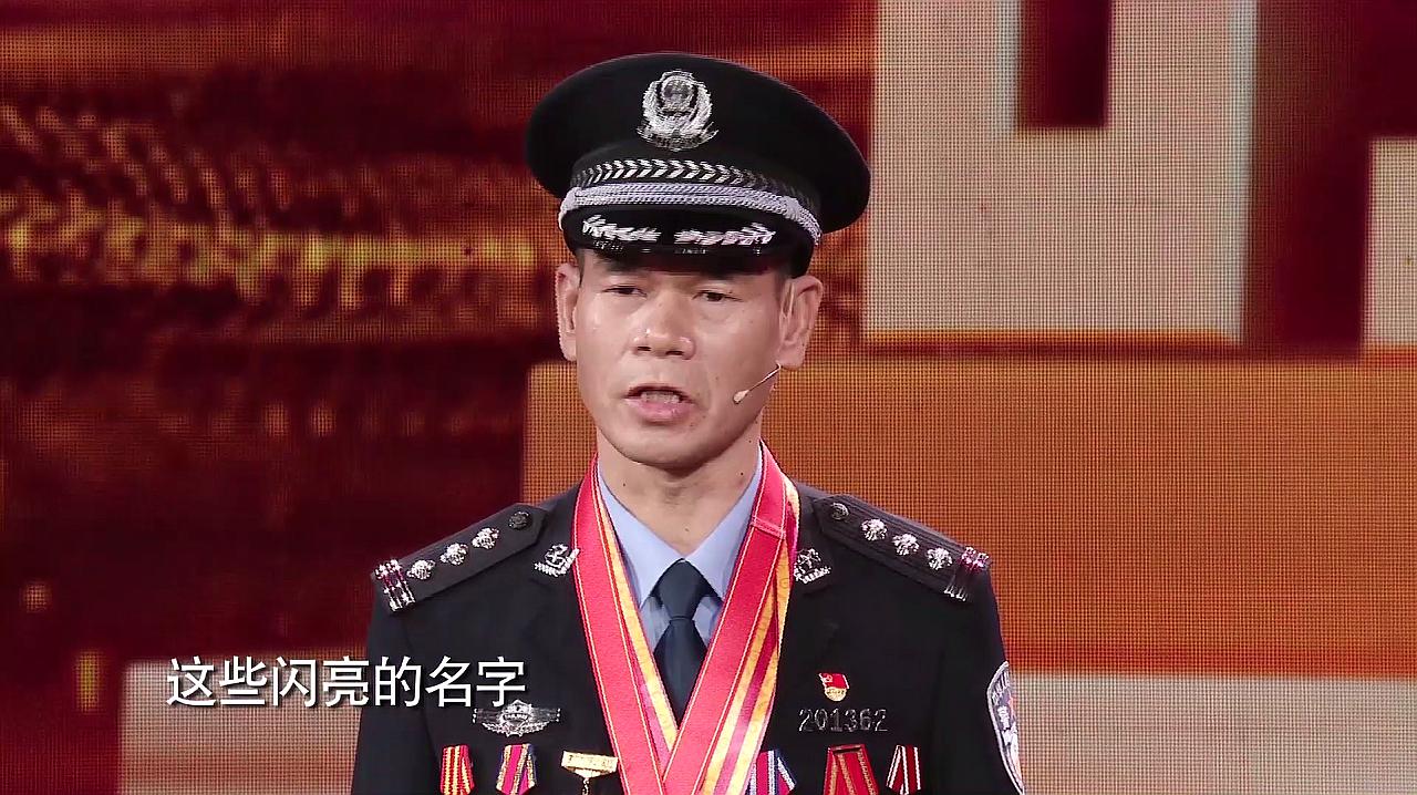 [图]“时代楷模”陈清洲致敬抗疫英雄时,提到了一段让人泪目的经历!