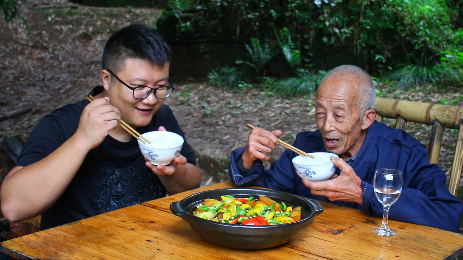 中华名菜“黄焖鸡”教程来了，鸡肉软烂，配上米饭才香