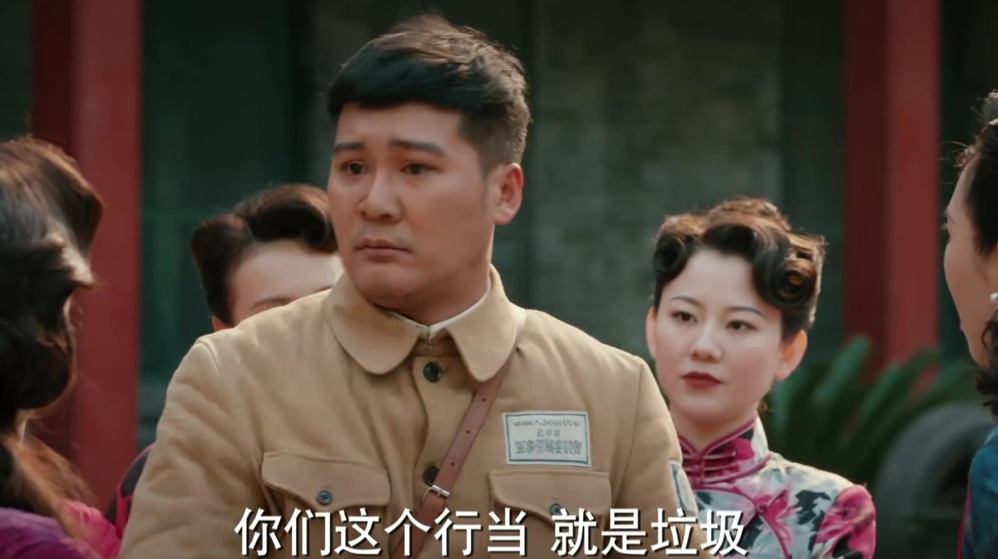 谍战片:郝平川被围攻,实力甩锅给张译,战友就是用来坑的!