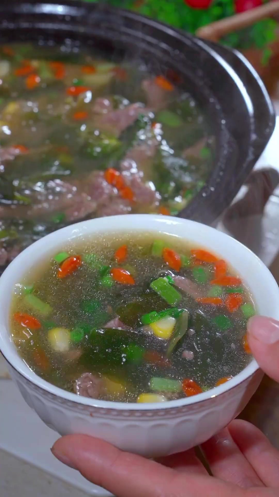 春季我每周都会做三次这个裙带菜牛肉汤给孩子喝,孩子喝不够