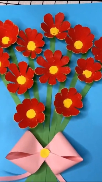 亲子手工:鸡蛋纸盒做成美美的花