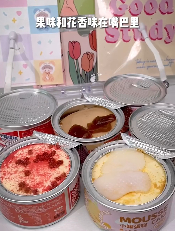 绵绵密密的红丝绒慕斯蛋糕,冷藏起来吃就跟冰淇淋一样