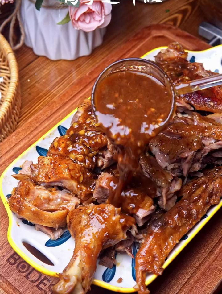 鸭子这样做,隔壁家孩子都馋哭了酱香鸭