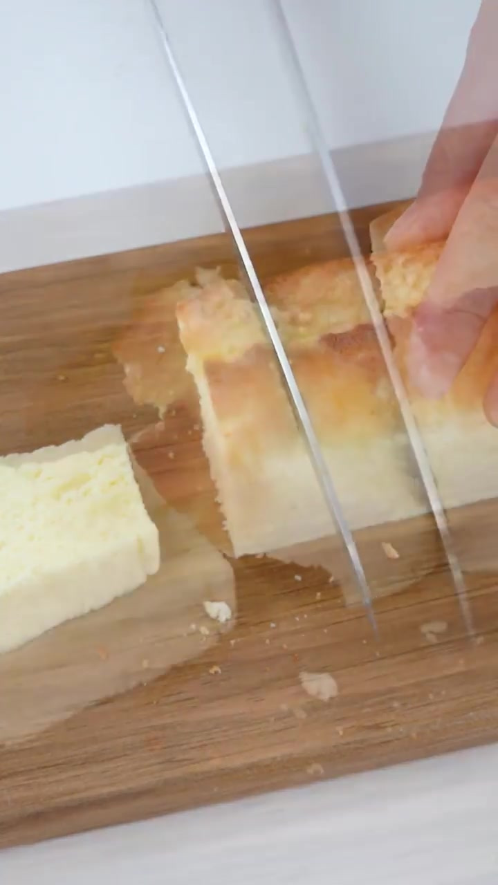 今日分享:酸奶蛋糕 入口即化 好吃不胖水浴法制作