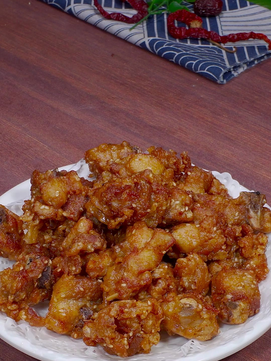 很多人在家炸鸡块,不酥不脆还不入味,大厨教你正确做法