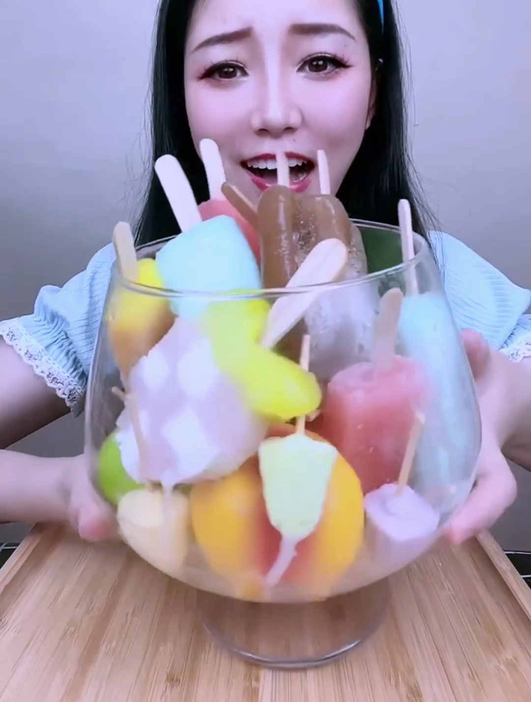 一天只吃七彩冰淇淋
