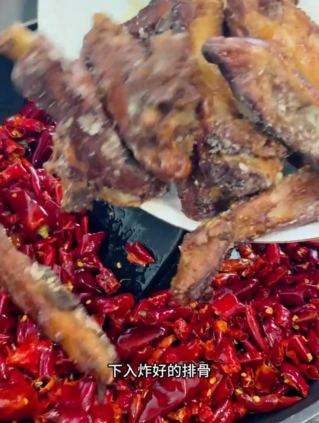 90后宝妈当保姆:今天给老板做一桌特色川菜,有麻辣大排、酱牛肉