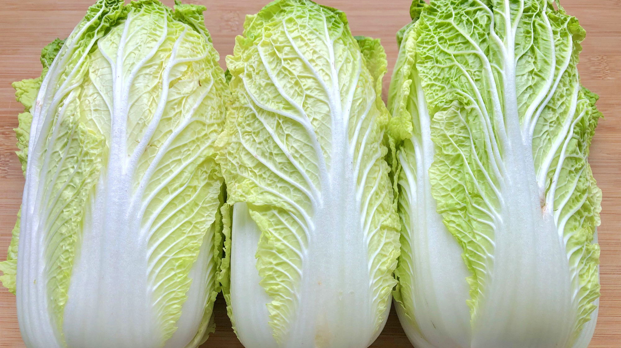 老菜农告诉我,储存白菜不用放地窖,教你1招,白菜一点都不会烂