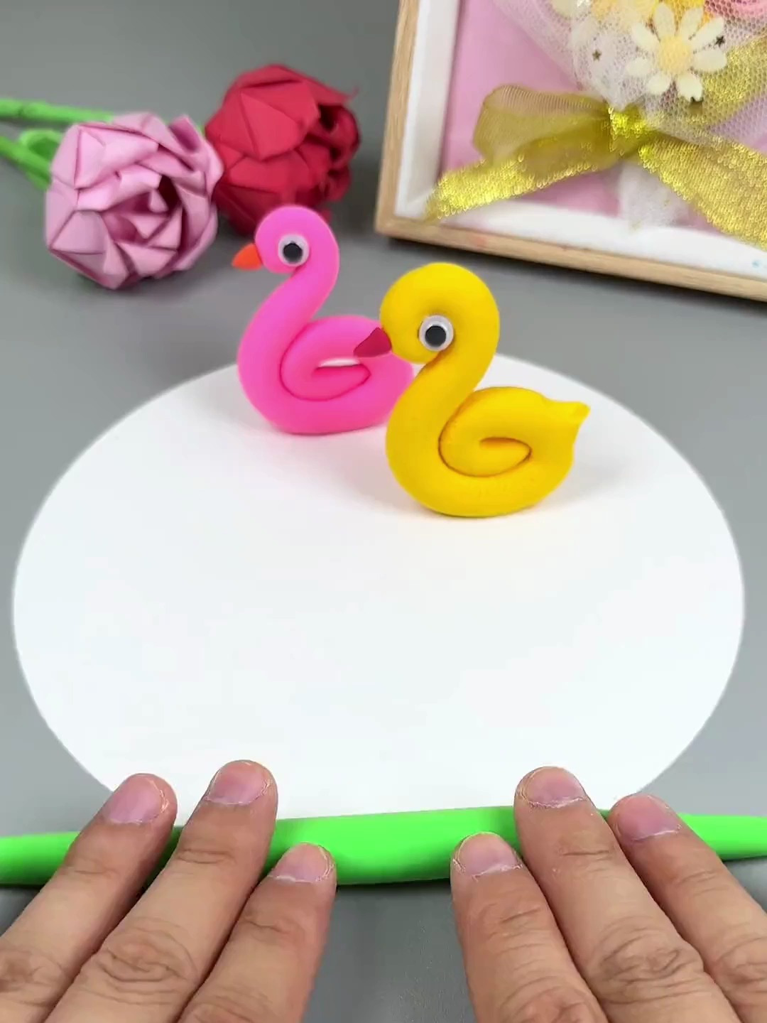 在家和孩子用黏土来做简单可爱的小鸭子儿童手工吧