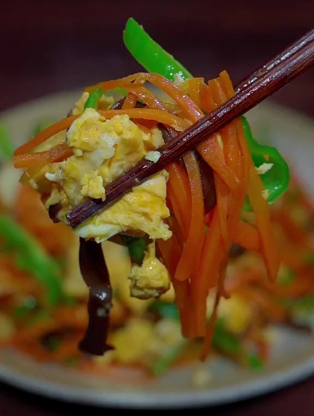 胡萝卜炒鸡蛋这么做,简单美味,好吃又下饭