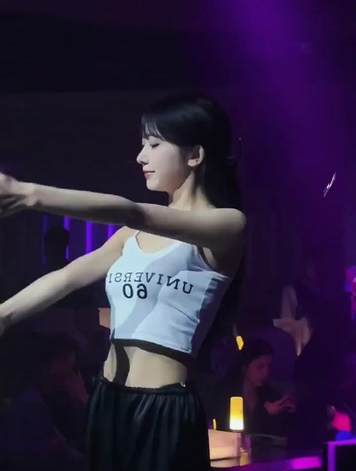 告诉我,你是来看歌曲的,还是来听视频的?dj 车载音乐