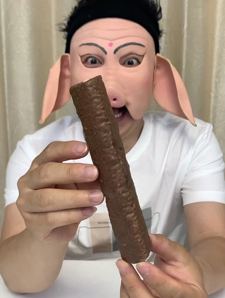 今天吃个大巧克力棒