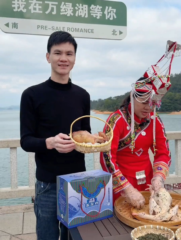 非遗茶花鸡你们吃过没有,来河源一定要吃有文化的茶花鸡