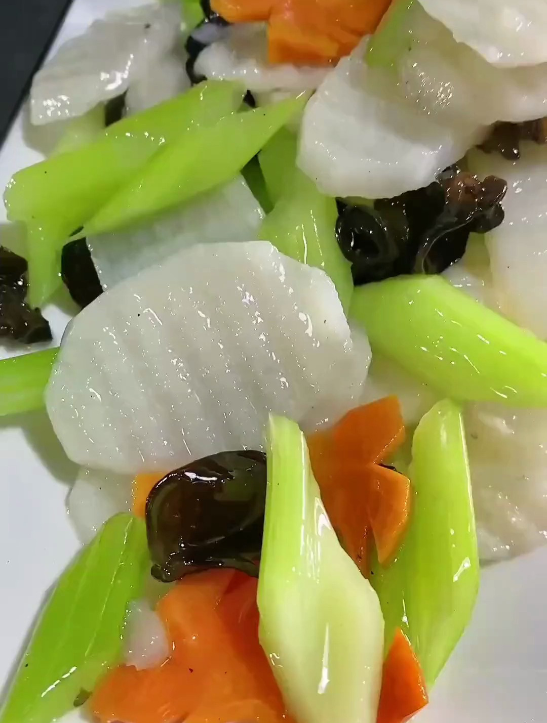 分享一道家常菜田园时蔬 只要有手都会做!