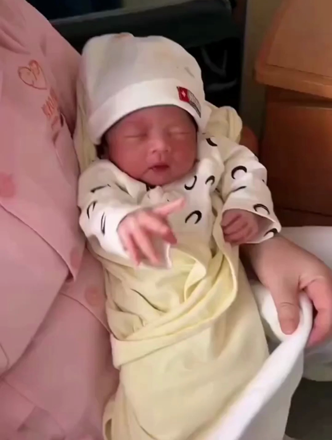 小宝宝五种哭声,代表不同信号,你都知道吗