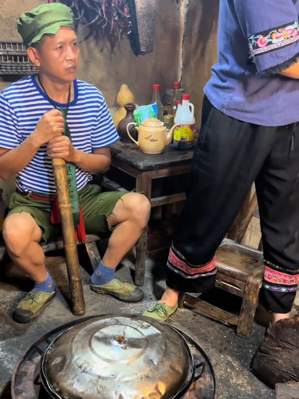好久没吃鱼了,今天给老公做道酸菜鱼吃,他吃得汤都