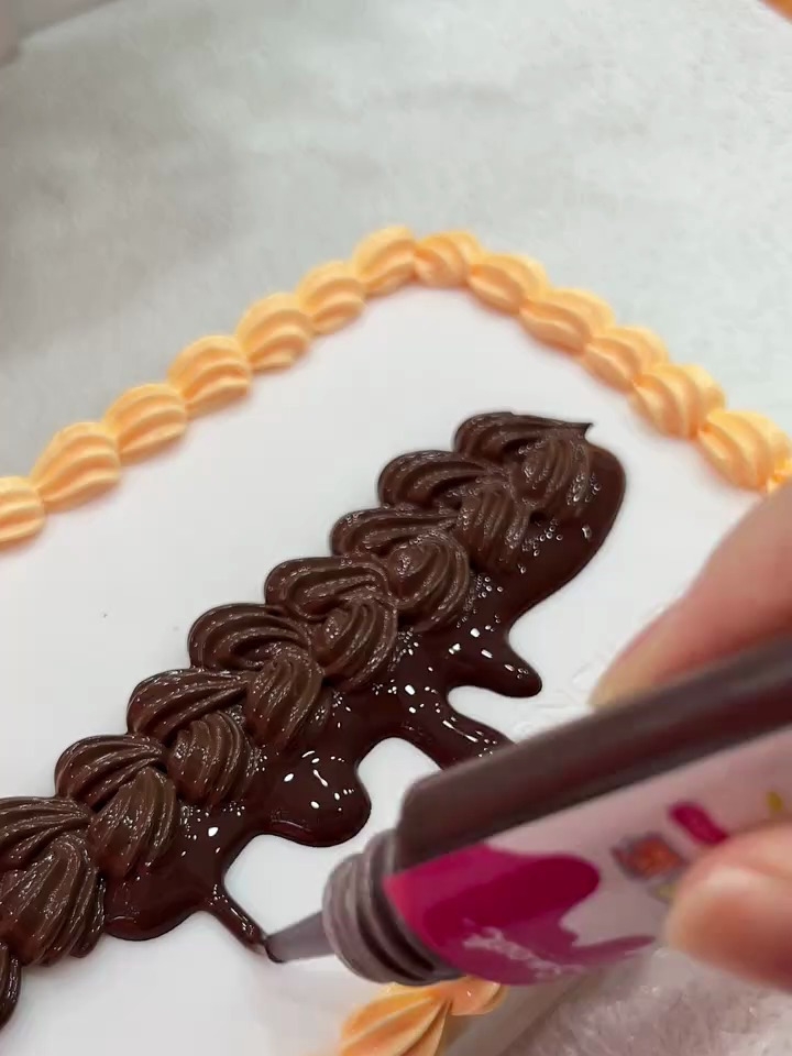 看这个果酱胶是不是特别像巧克力酱