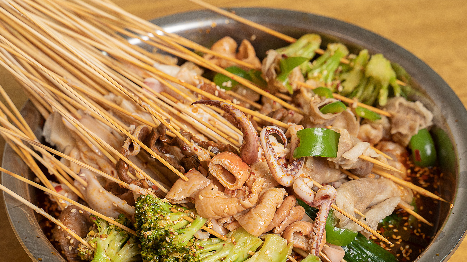 亲自动手制作钵钵鸡,我的创意菜品,食材丰盛,吃起来真香