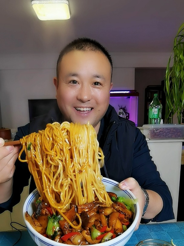 简单美食炒菜拌面乖乖这个味道太香了,隔着屏幕都流口水好吃