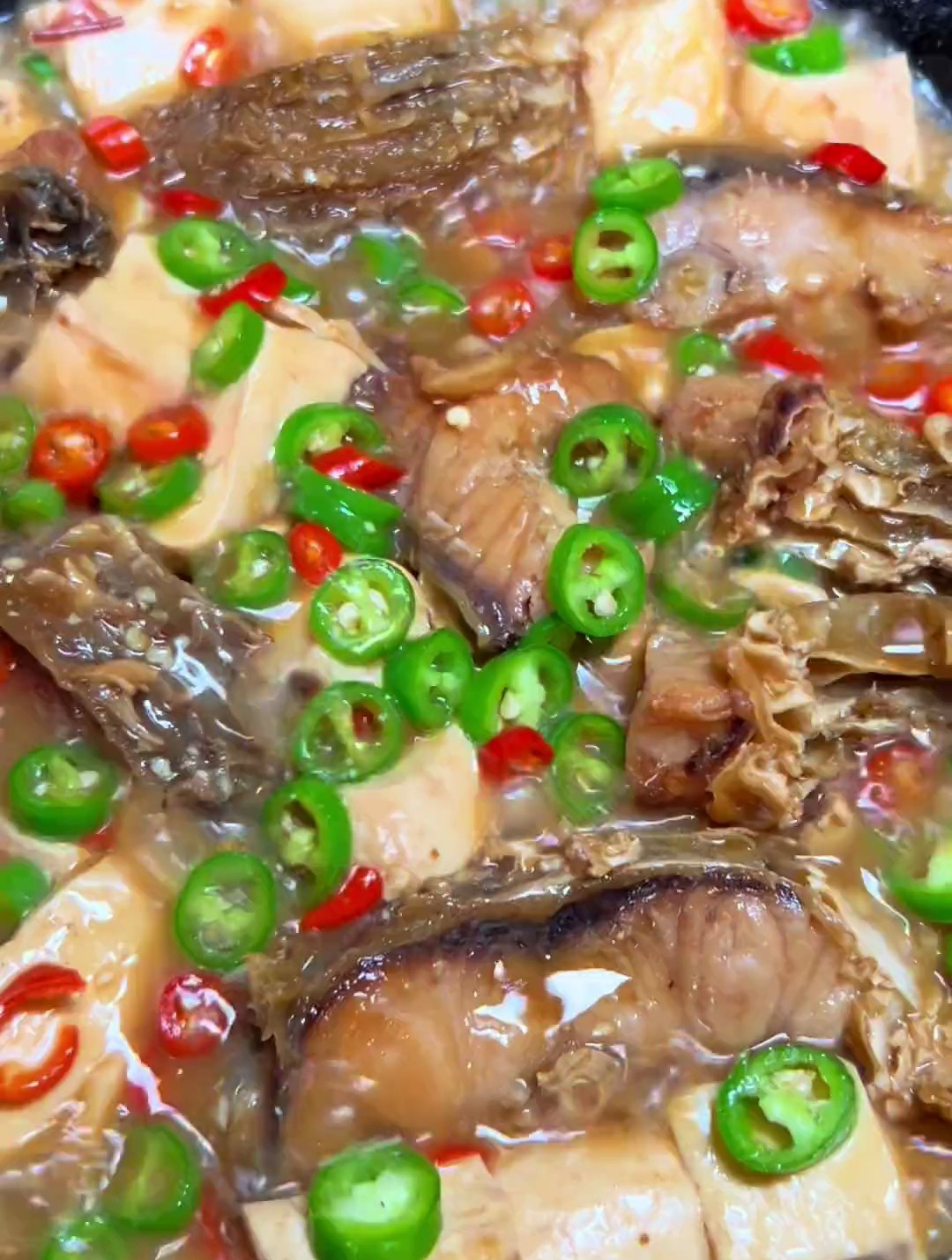 这样做的鱼块烧豆腐也太好吃了吧,就连汤汁都能吃三碗米饭