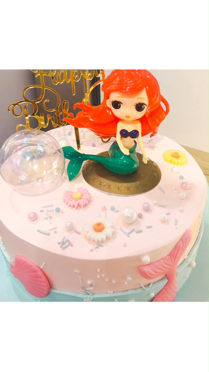 夏天到了,连美人鱼都出来纳凉了,美人鱼生日蛋糕你喜欢吗?