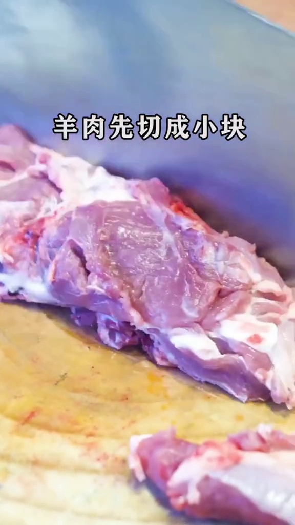 孜然羊肉,厨师长分享地道做法,不膻不腥还细嫩,你学会了吗?