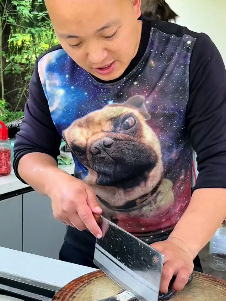 凉拌鲫鱼到底是蒸还是煮?大部分的人都用错了方法