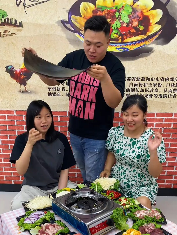 特色锅叉子烤肉,烤出来的肉质鲜嫩多汁,夏天和好友聚餐必吃系列