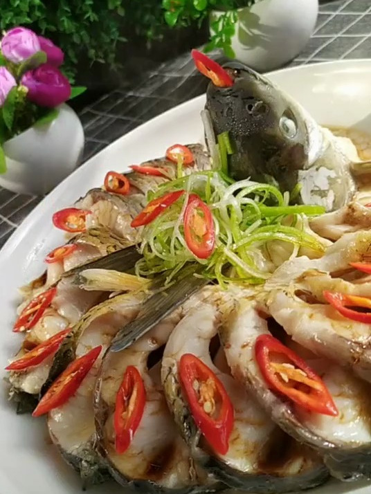 年夜饭第一菜,开屏孔雀鱼