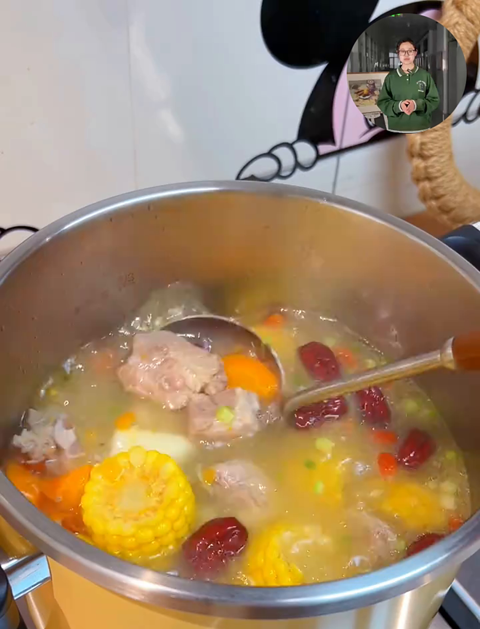 每周必做的山药玉米排骨汤，味道鲜美营养丰富，老少皆宜超受欢迎