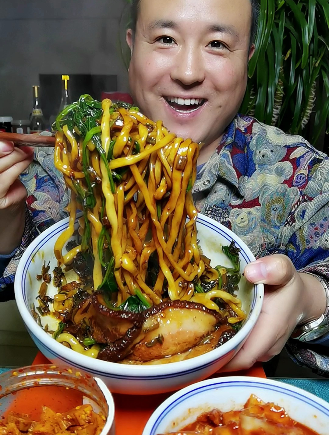 梅菜扣肉拌面,肥而不腻面条劲道爽滑太香了,成本不到15元