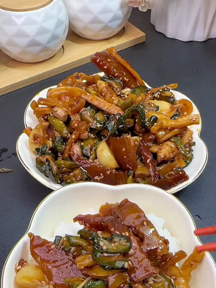 吃饭可以没有大鱼大肉,但是一定不能没有,这个酱八宝小咸菜