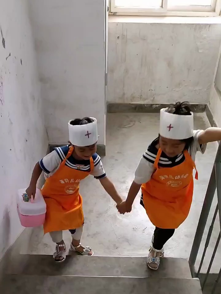 哈哈哈绿头鱼生的宝宝好可爱……