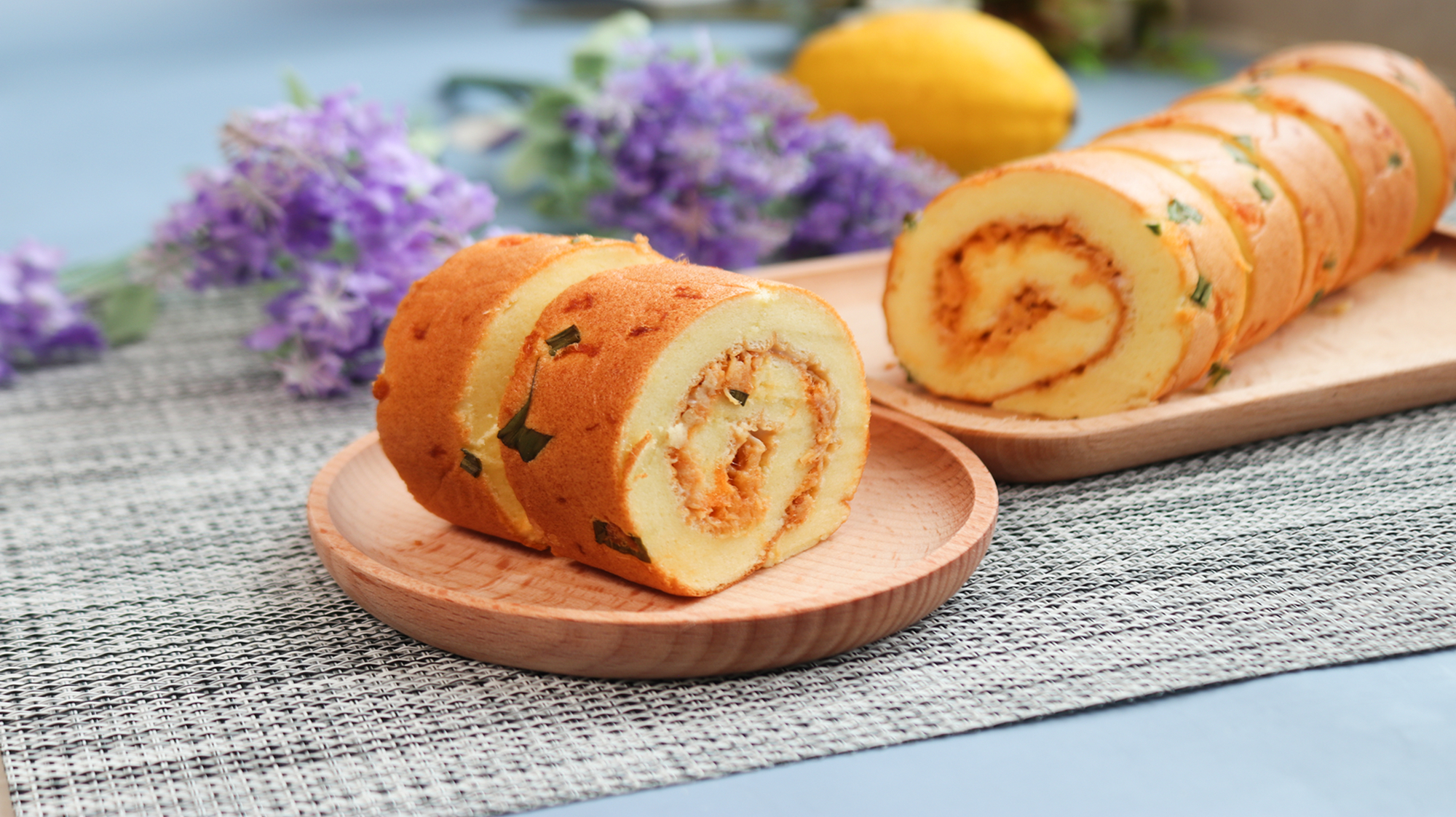 肉松蛋糕卷的家常做法,香甜细腻,口感丰富,学会再也不用买着吃