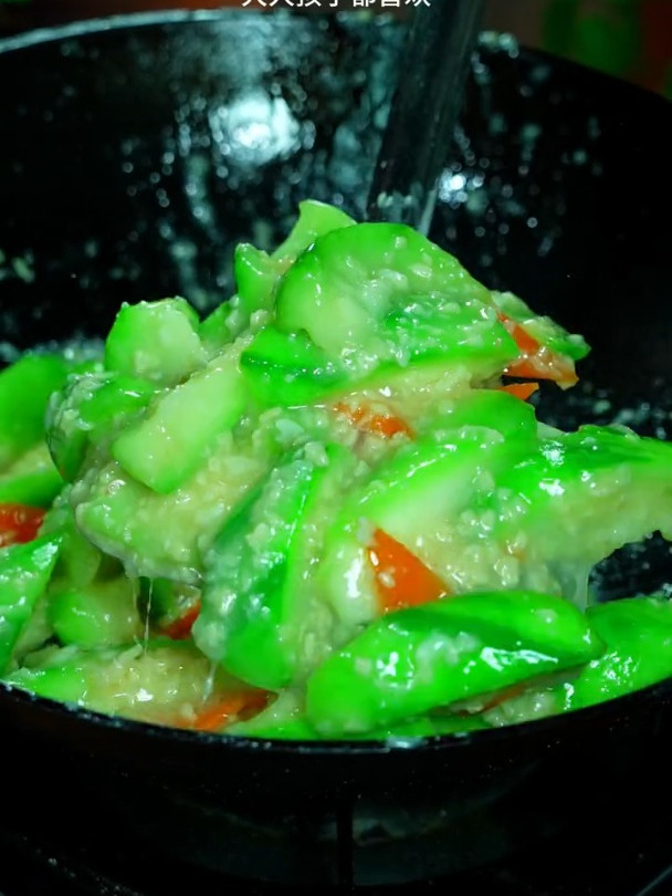 清脆可口的蒜蓉炒丝瓜