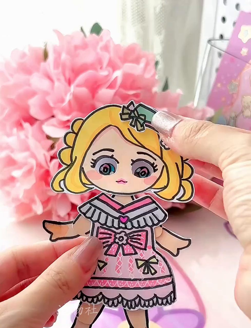 手把手教你做能动的追踪眼睛纸片人,还能换衣服呢!