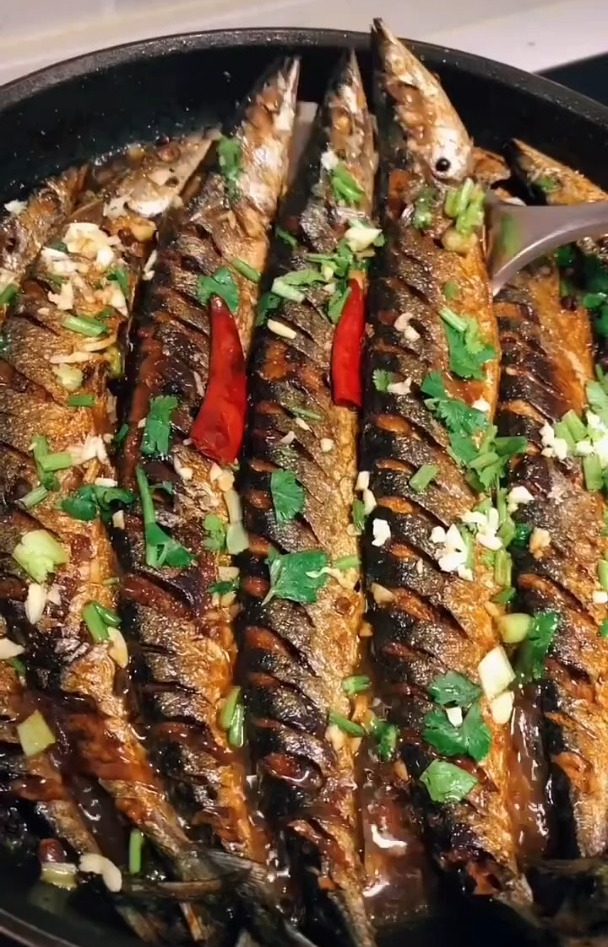 焖秋刀鱼 吃鱼了 来吃点