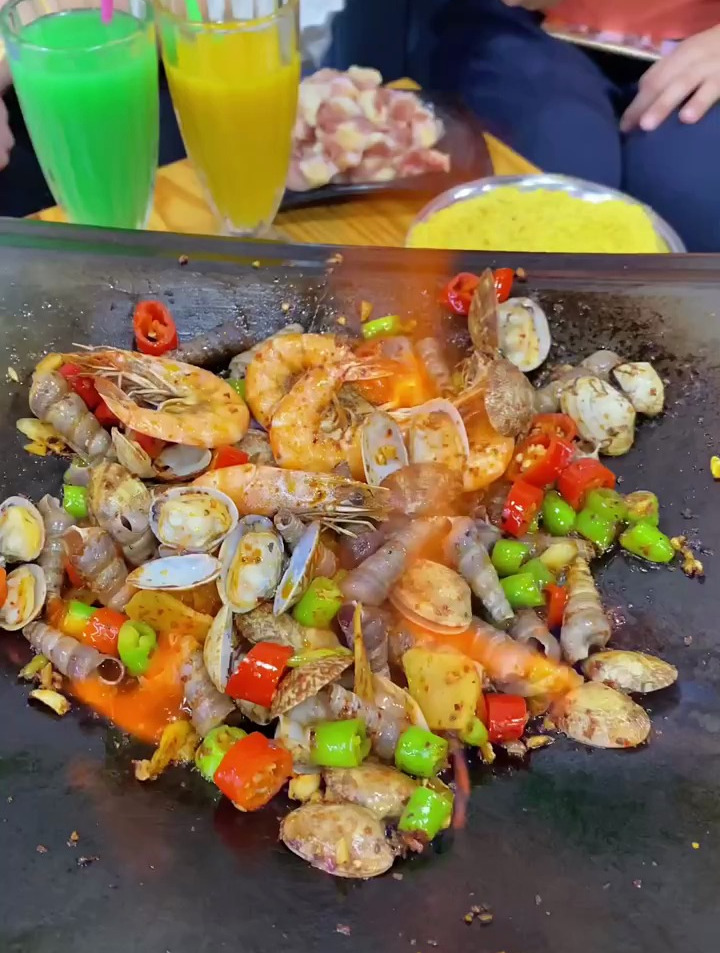 锅叉子烤肉,独特的烤肉方式,有荤有素,你那里有吗?