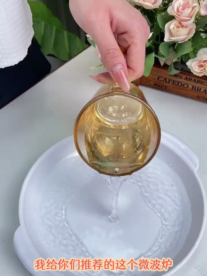 好用的微波炉专用蒸笼,汤汁不会溅的到处都是,热的包子更加松软