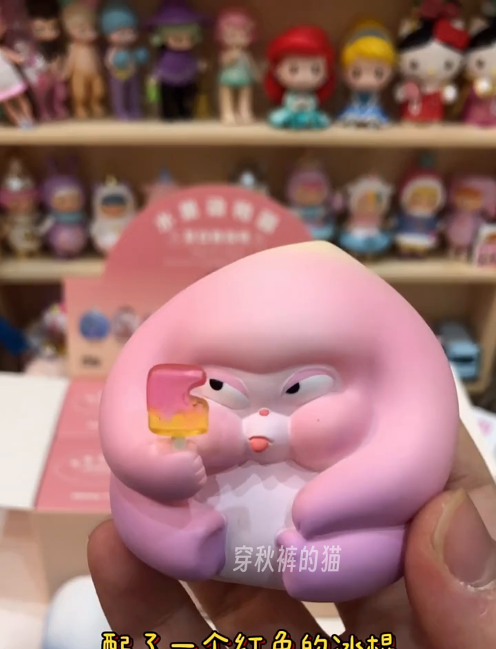 夏天来啦,猴子也爱吃水果,动物园里的水果派对!