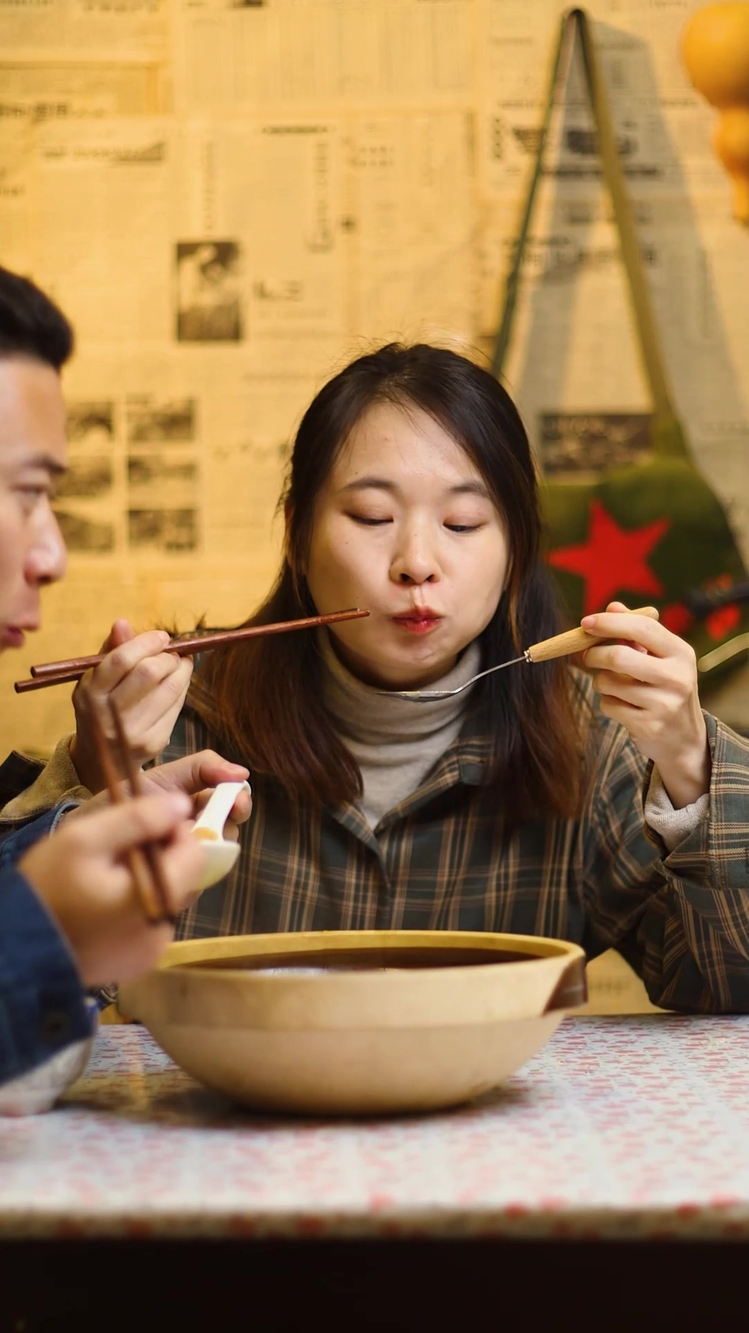 90年代小芳一块钱做的白菜豆腐汤,给我看饿了!