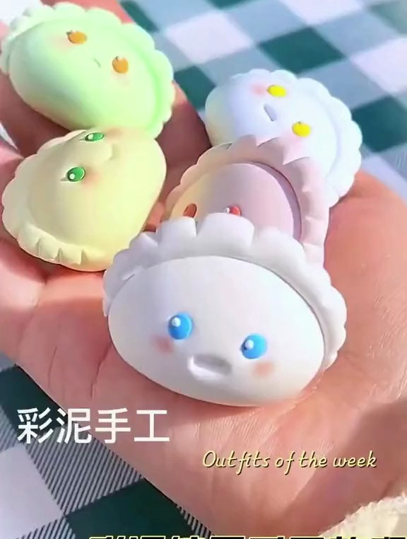 彩泥作品饺子手工教程