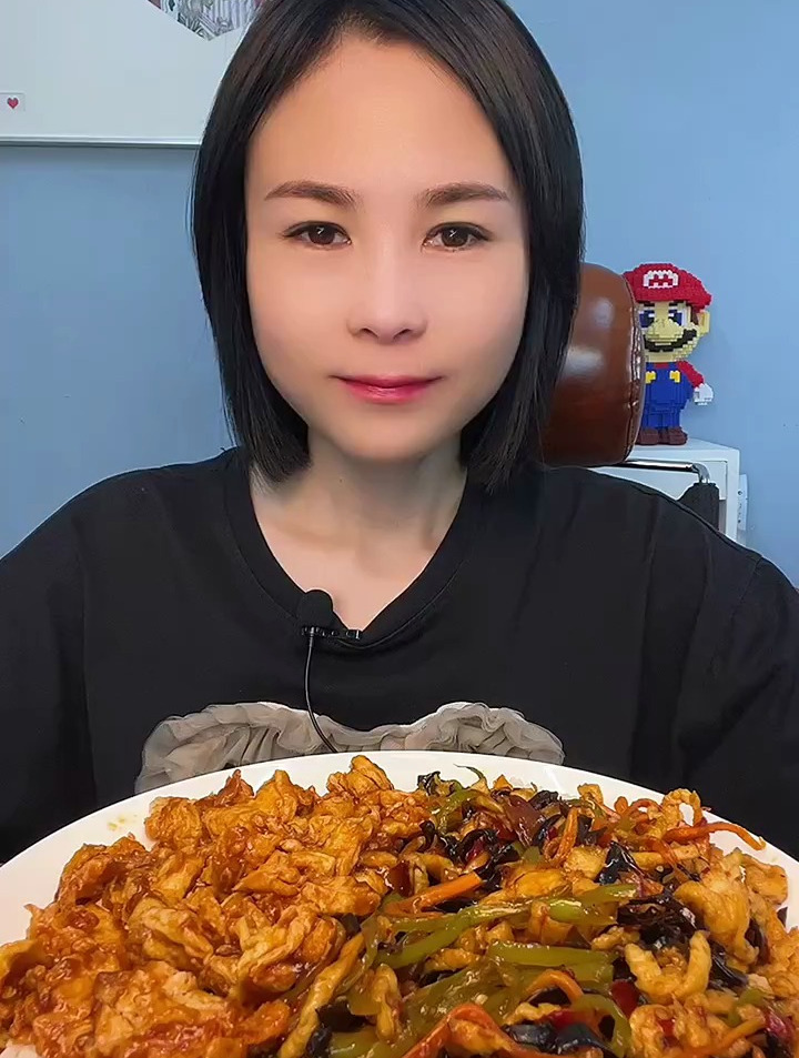 鱼香肉丝盖饭,下饭还是家常菜啊
