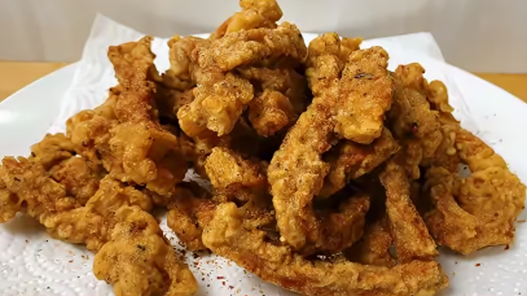 炸酥肉怎么做才香,调制面糊是关键,千万别放鸡蛋,外酥里嫩