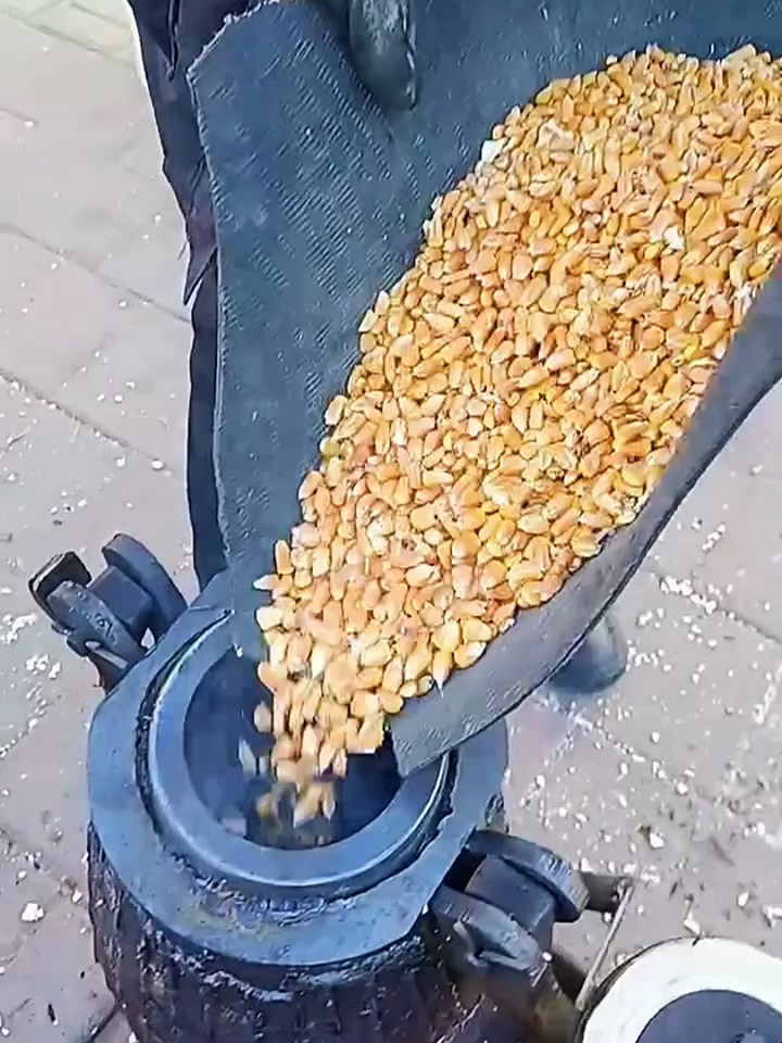 朋友看好了 蹦个老式爆米花