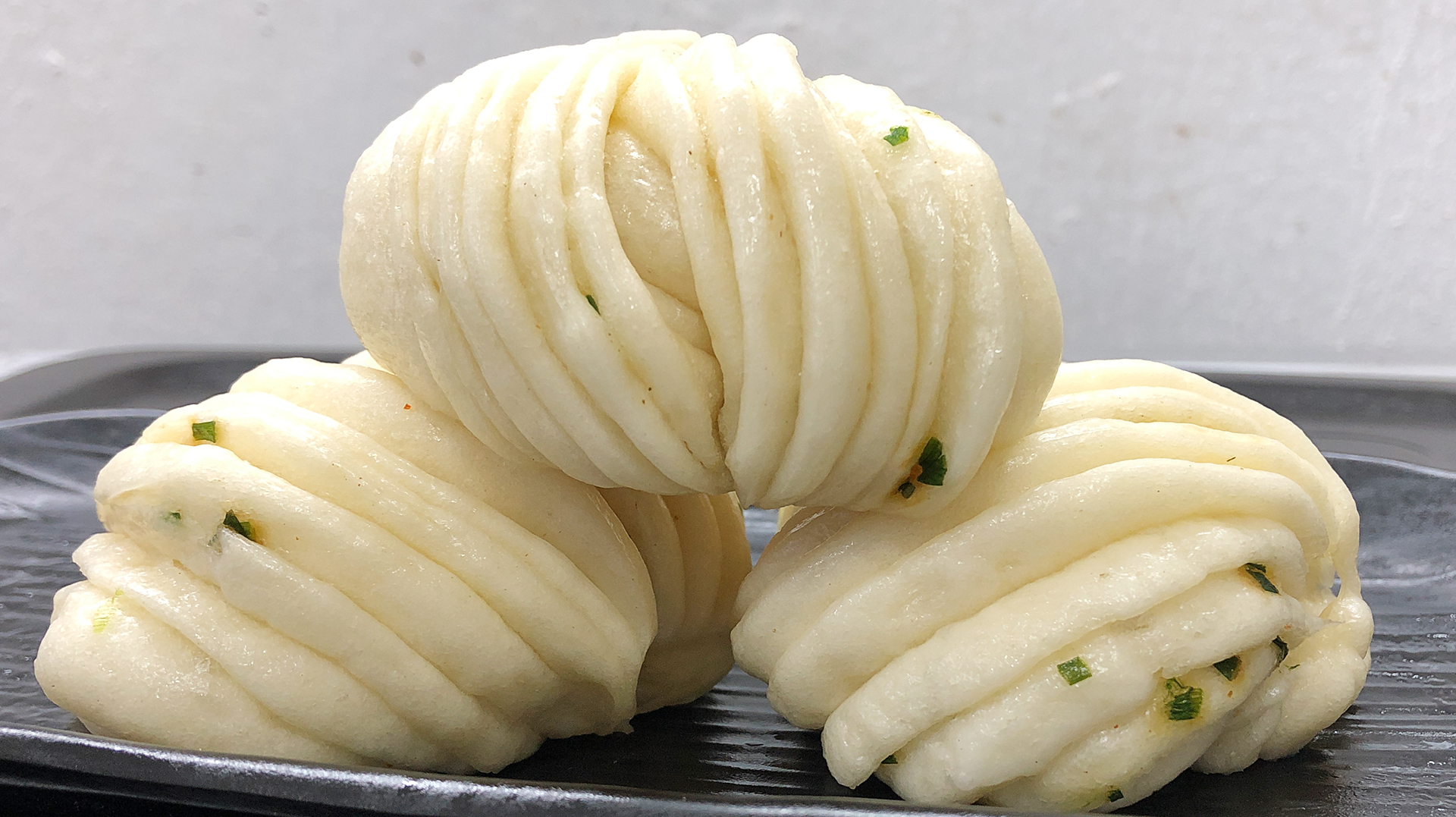 银丝葱花卷，一次发酵，筷子一卷一压，松软多层，满满儿时的味道