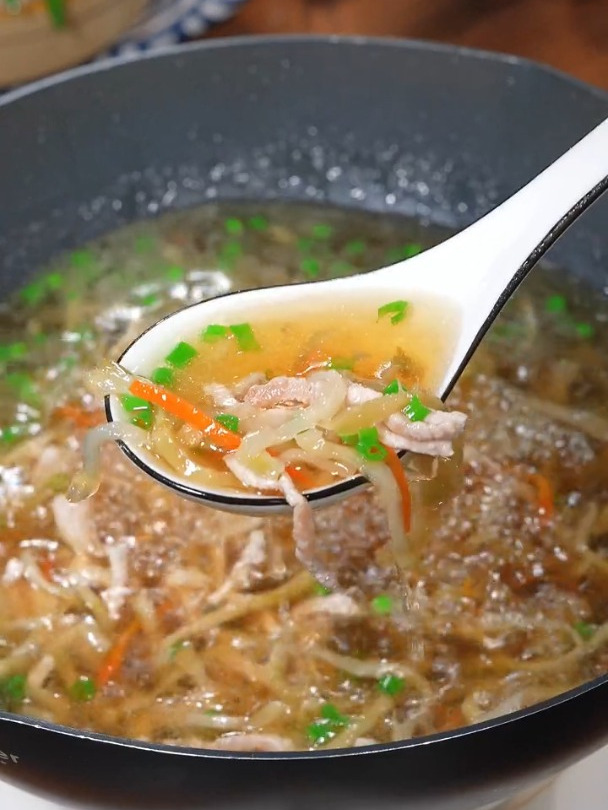 鲜美好喝的榨菜汤