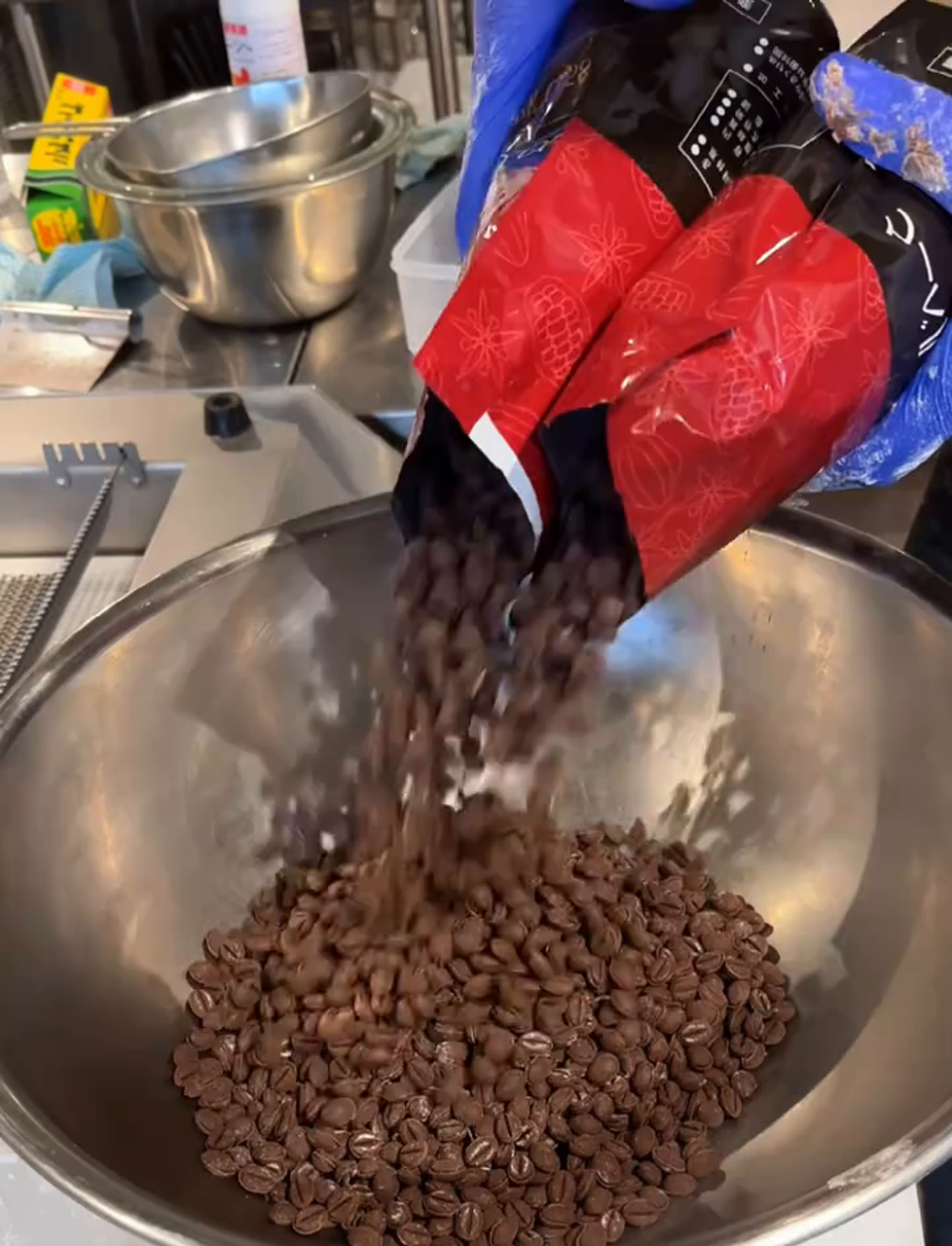 日本生巧克力面包,这手感是不是很解压