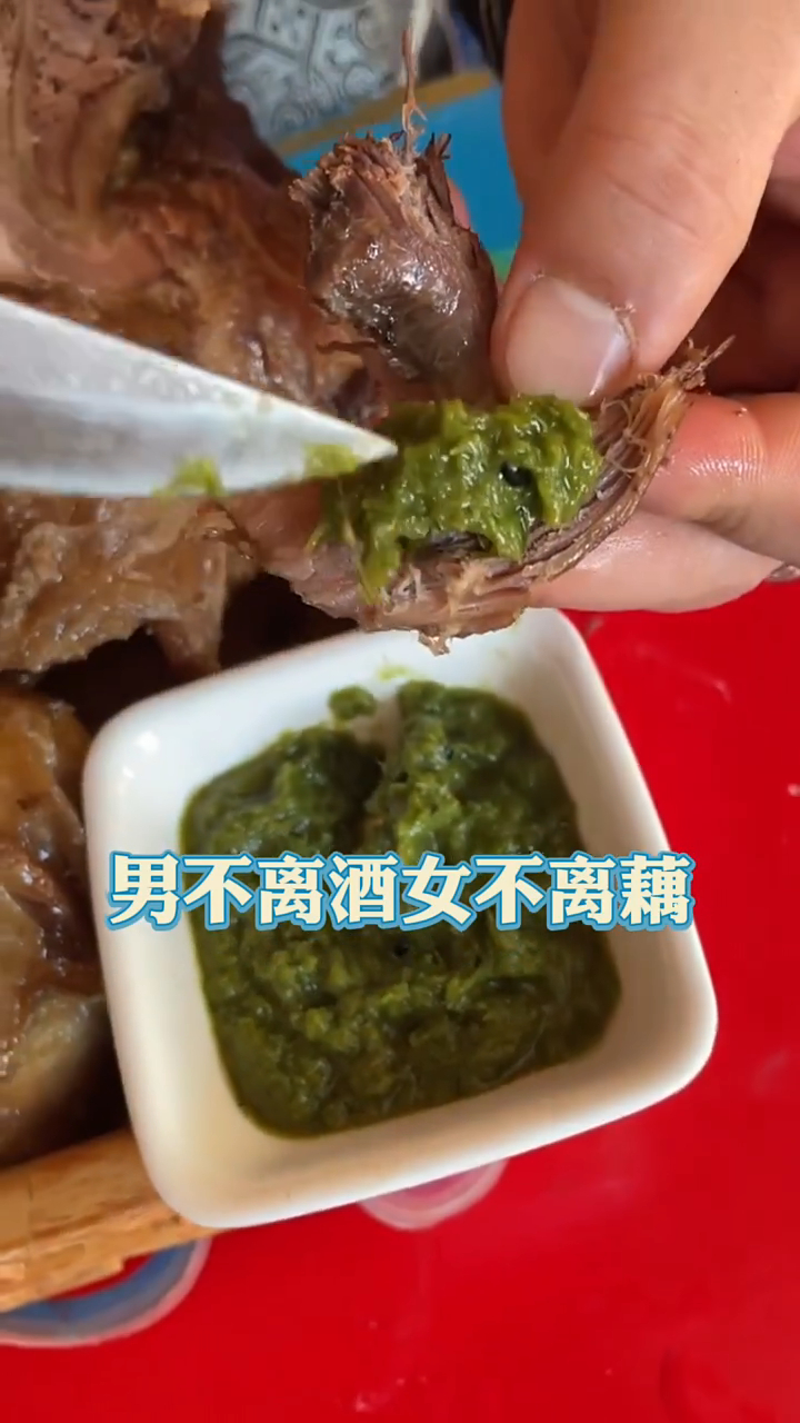 韭菜花是韭菜的精华,配上羊肉肠味道好极了